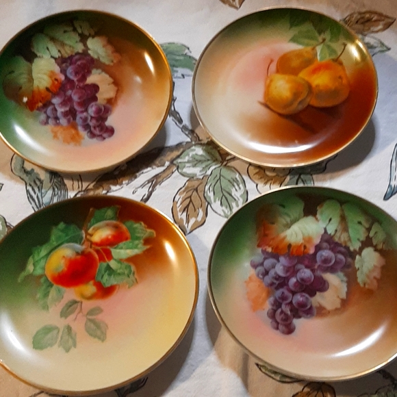 Hutschenreuther 8" plates (4) - Picture 1 of 7